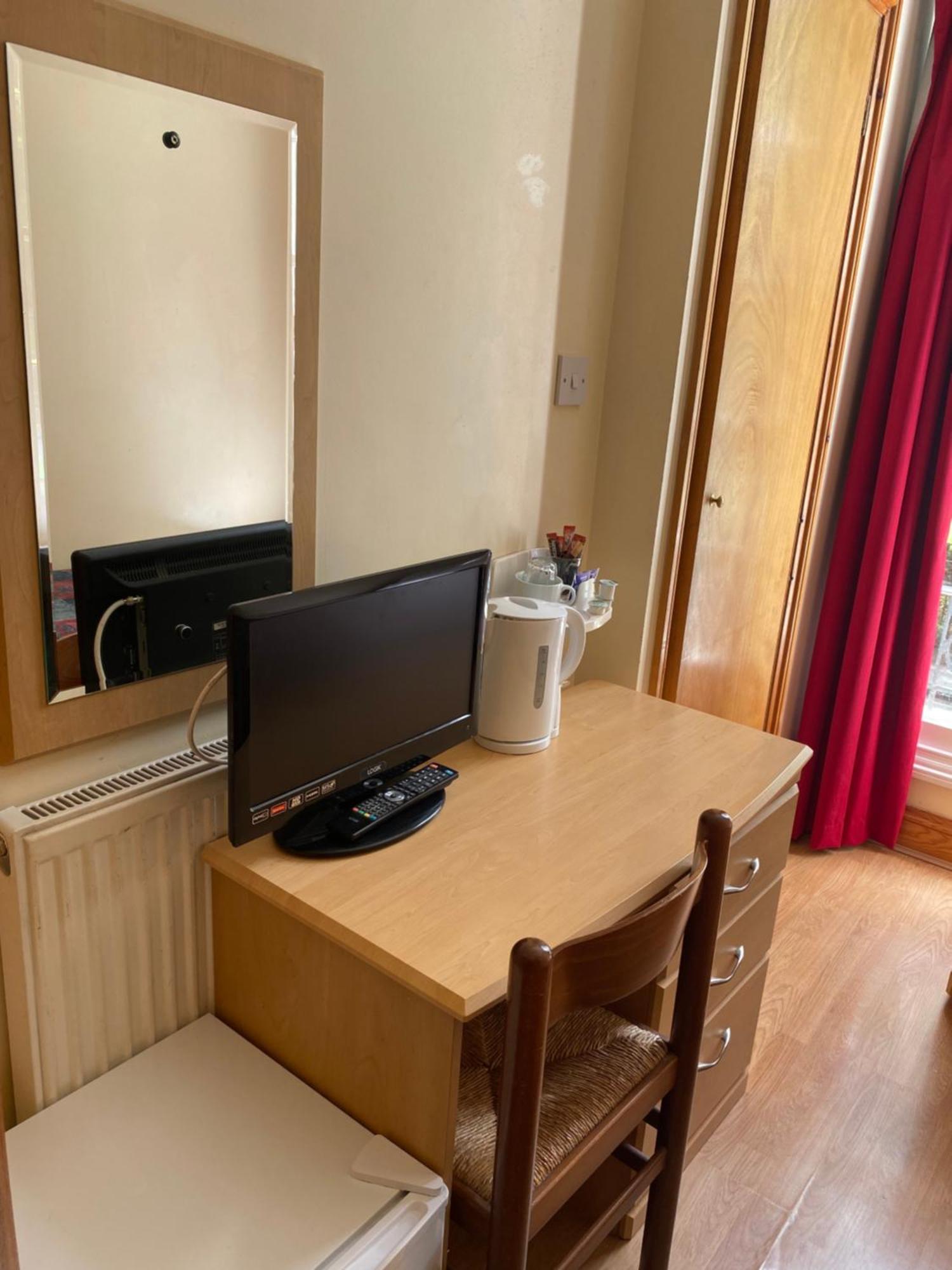 European Hotel Лондон Екстериор снимка