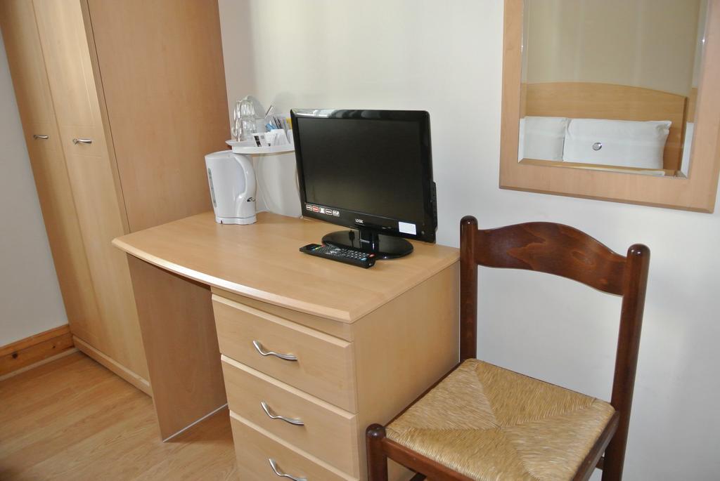 European Hotel Лондон Екстериор снимка