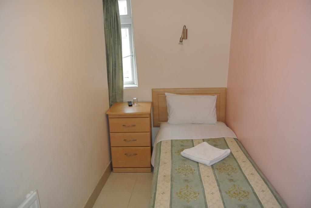 European Hotel Лондон Екстериор снимка
