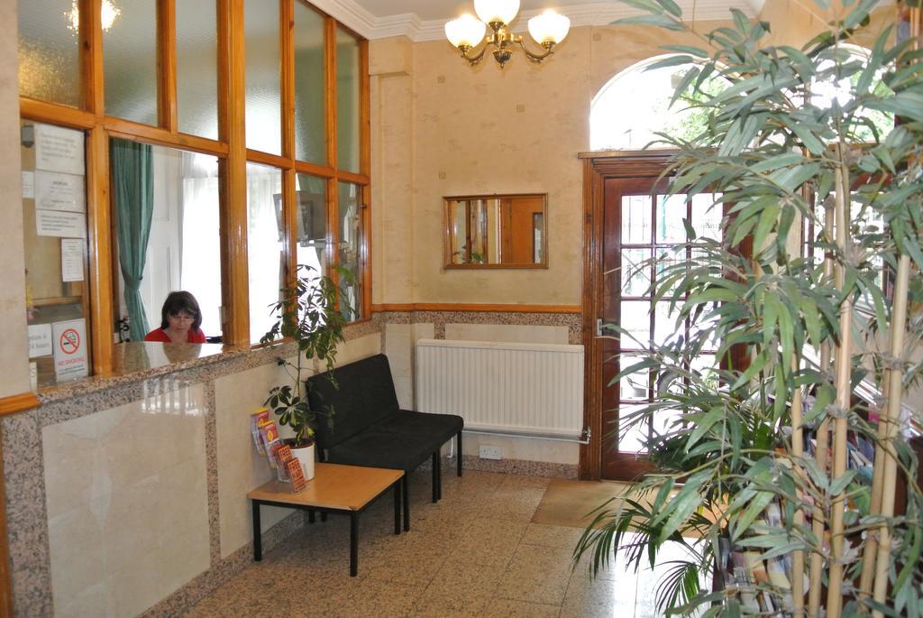 European Hotel Лондон Екстериор снимка